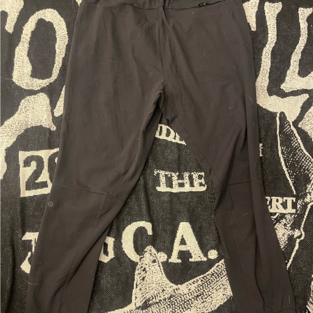 Lululemon joggers/sweats - Picture 2 of 3
